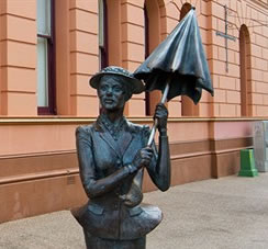 Mary Poppins Statue